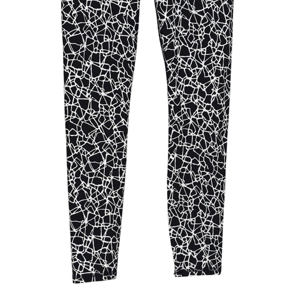 DVF x Target Black & White Cracked Athletic Ankle Leggings Size XS Womens NWT - Picture 3 of 11